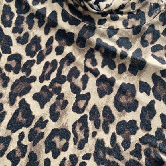 Leopard turtleneck - Picture 2 of 4